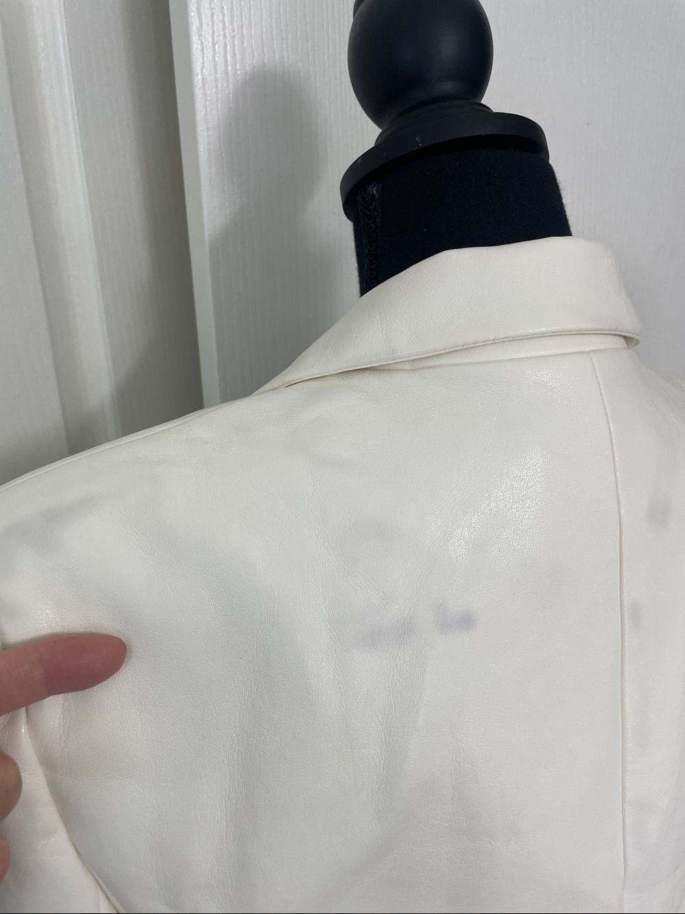 AS IS Alice + Olivia faux butter-soft leather cropped blazer ivory jacket US 12 - Picture 6 of 12